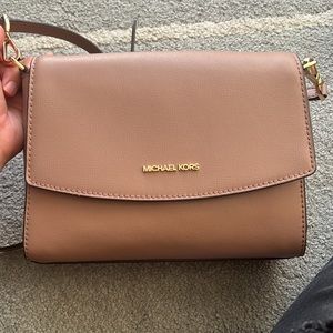 Michael kors crossbody